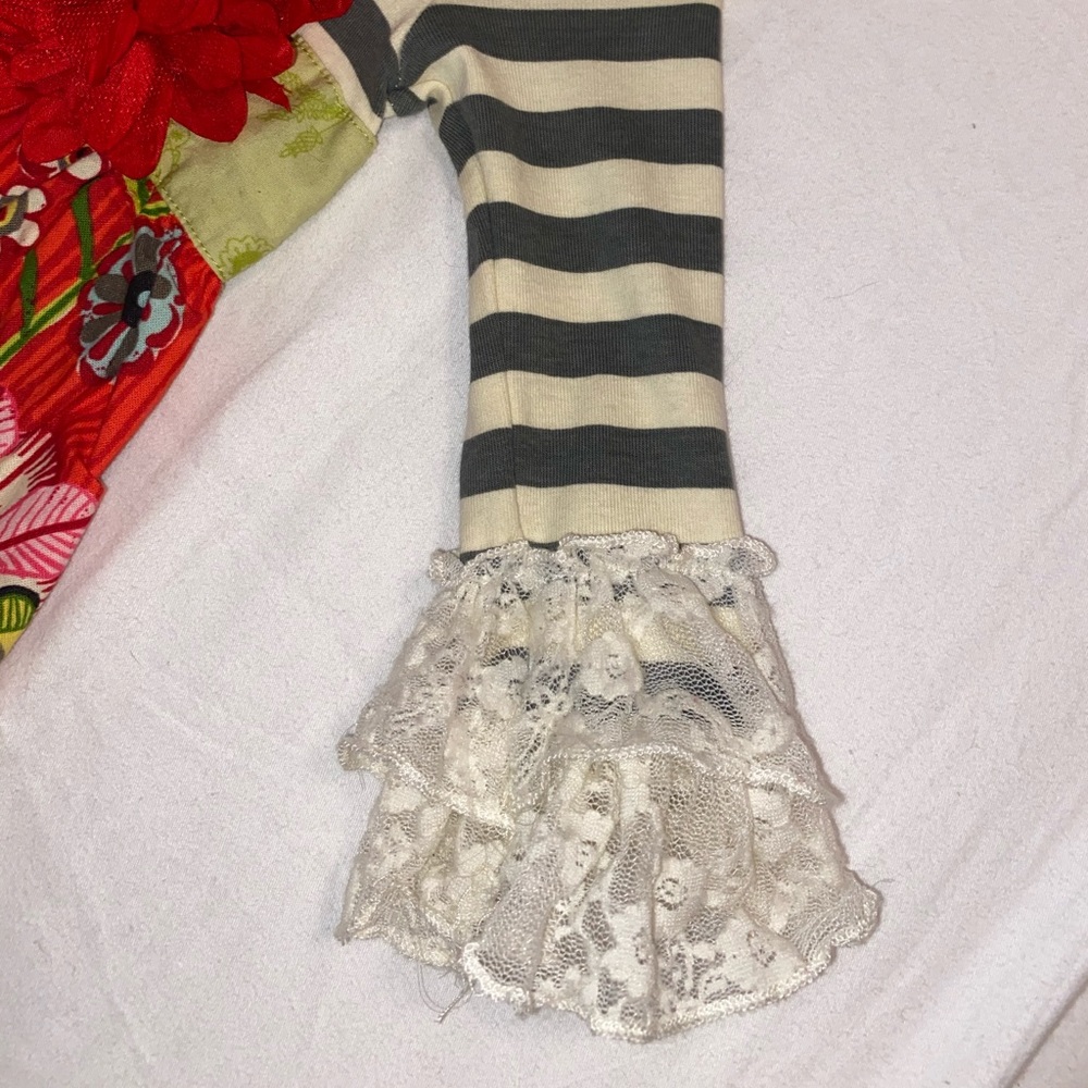 🌹🌹 BABY ROMPER WITH LACE!! ❤️ - Picture 5 of 7